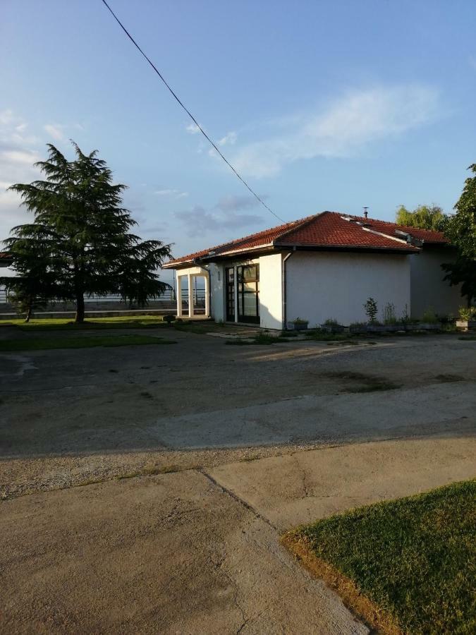 Apartman Studio Katarina Golubăţ Exterior foto