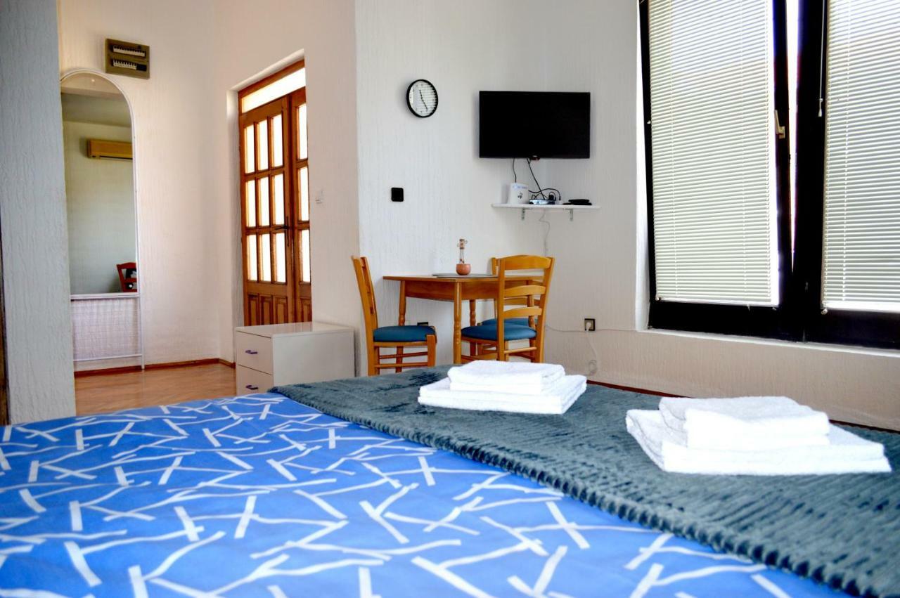 Apartman Studio Katarina Golubăţ Exterior foto